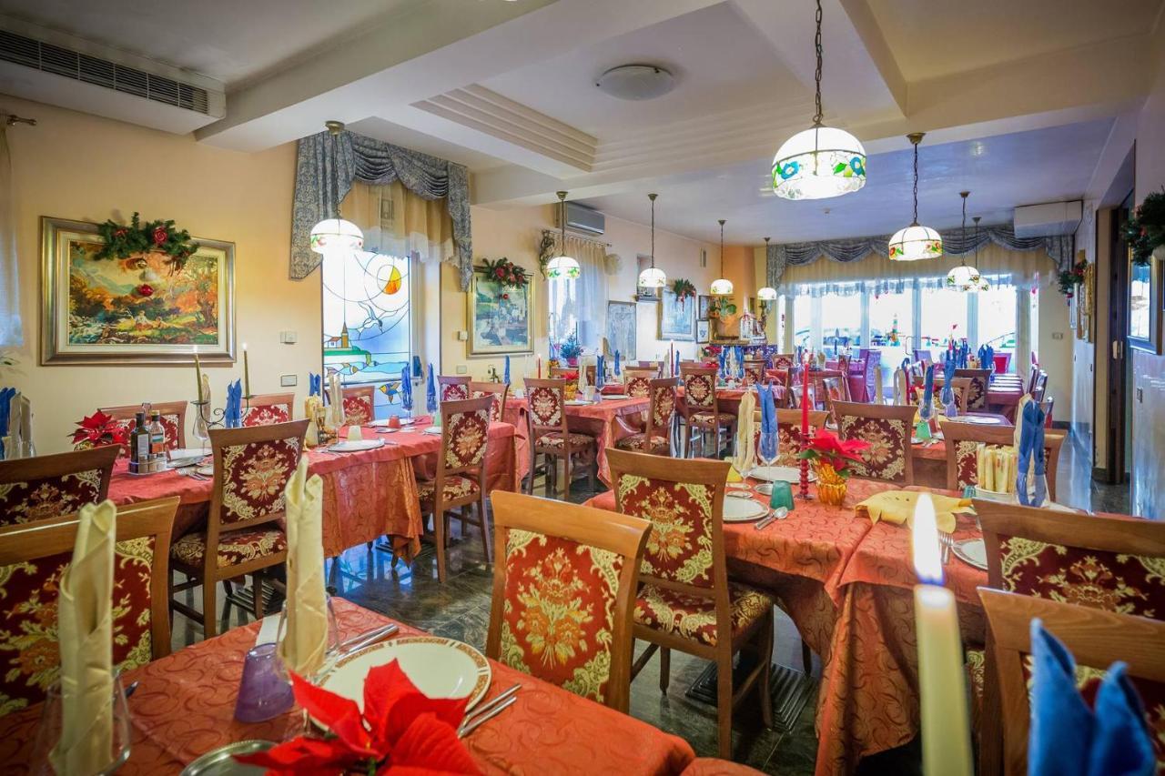 Albergo Ristorante Fabrizio كاوْرلي المظهر الخارجي الصورة