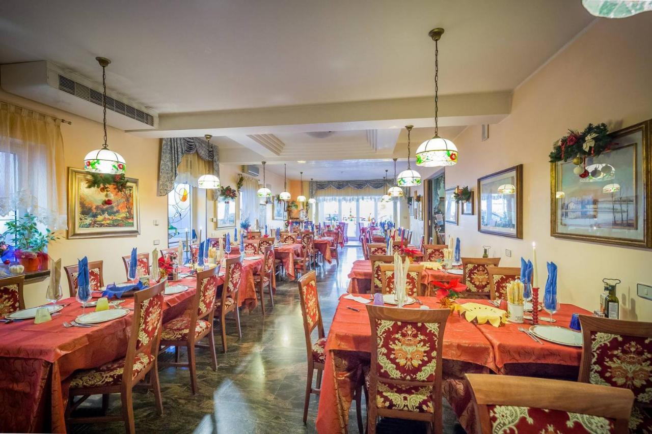 Albergo Ristorante Fabrizio كاوْرلي المظهر الخارجي الصورة